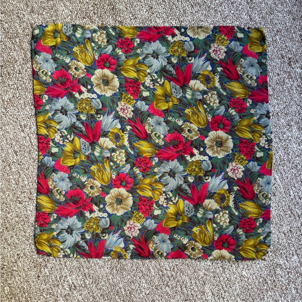 GIVENCHY GENTLEMEN PARIS POCKET SQUARE
